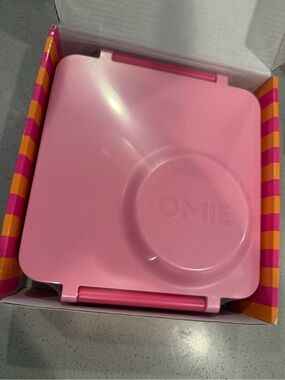 OMIE Pink Multi-Compartment Lunch Box with Removable Stainless Bowl new